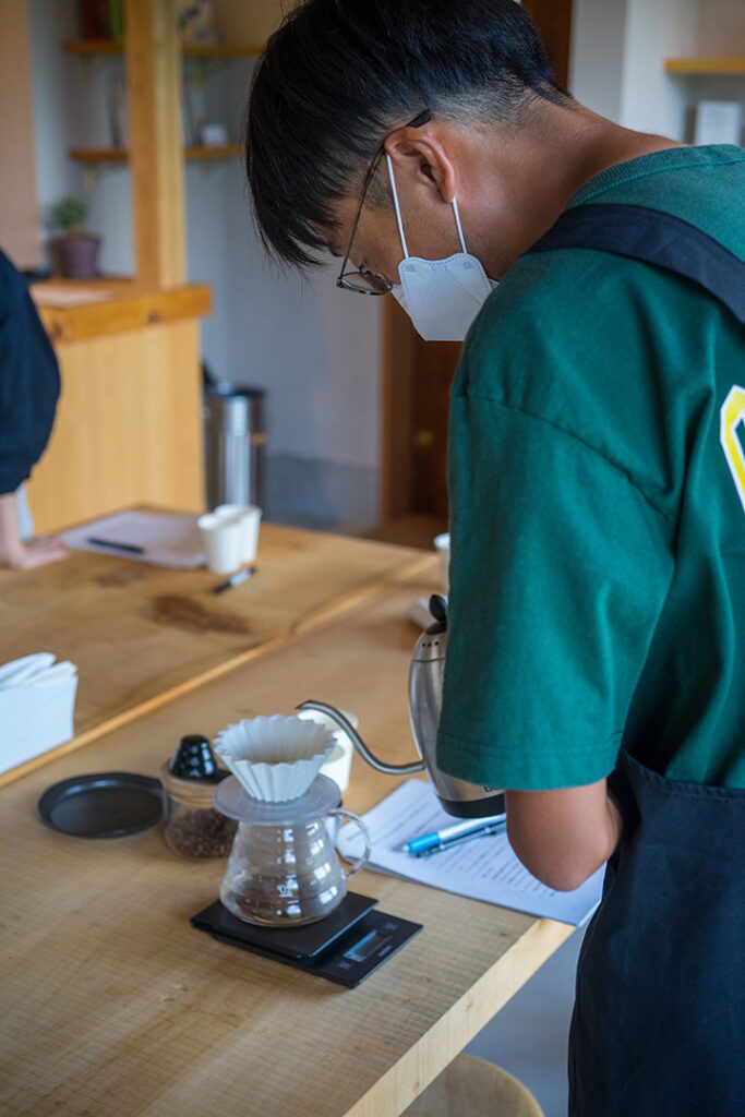 コーヒーセミナー参加者の男性